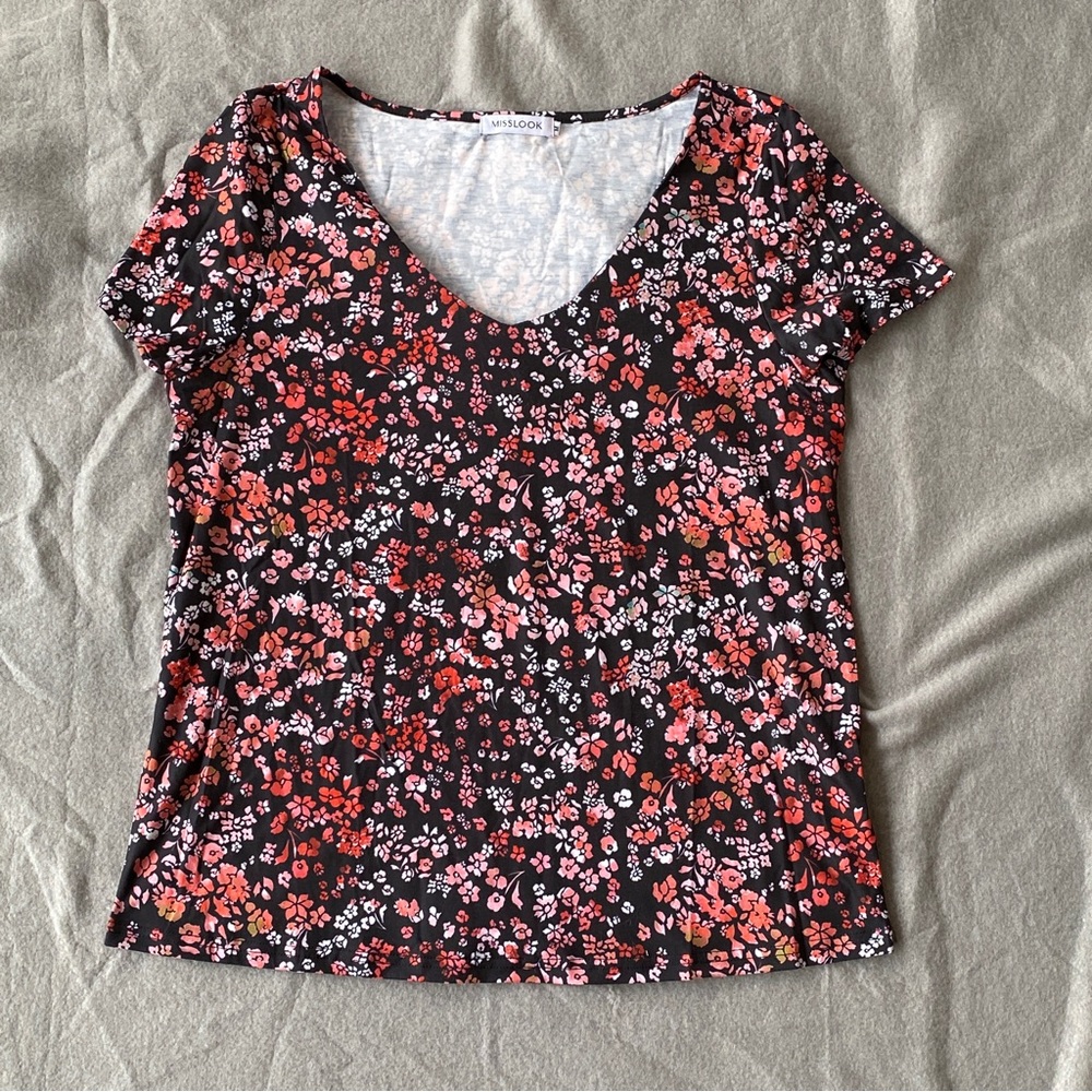 Misslook short sleeve, V-neck T-shirt